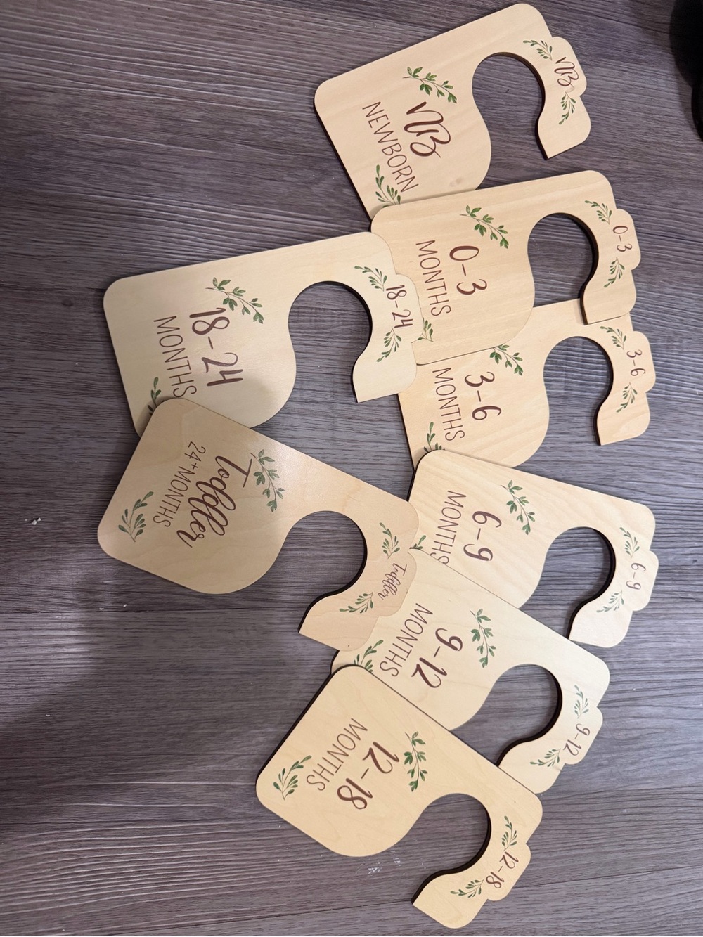 Wooden Baby Closet Dividers with Size Labels - Neutral- Like New